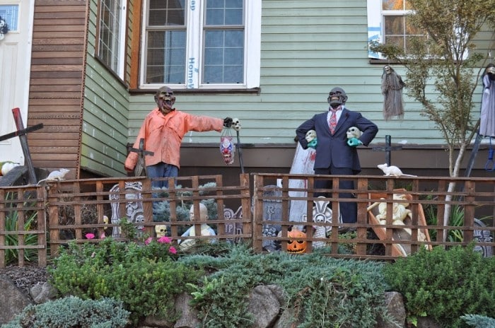 Wordless Wednesday – Halloween Decorations Around the Neighborhood