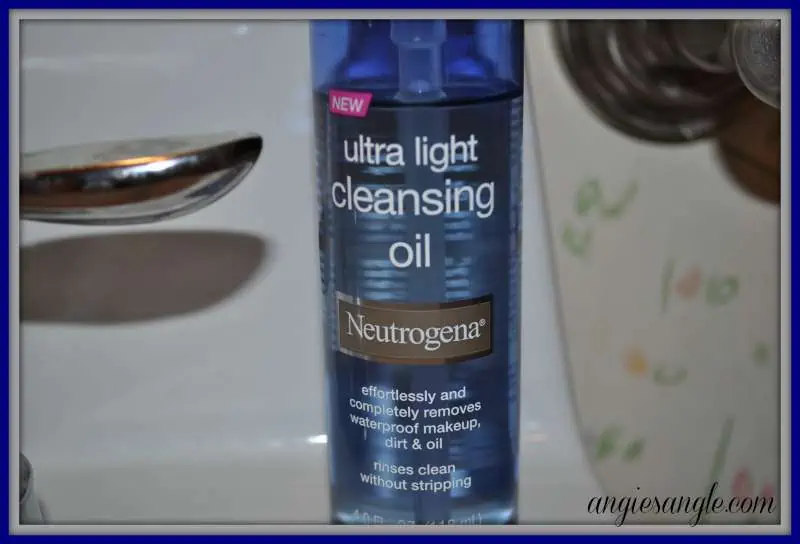 Neutrogena Ultra Light Cleansing Oil #BeautyMonday