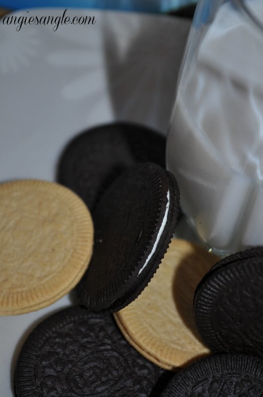 Little Ways to Indulge As An Adult - OREO Thin Up Close