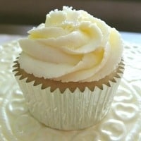 Tasty Tuesday – Fluffy Lemon Buttercream Frosting