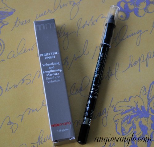 Hugs and Kisses Giveaway Hop - Mascara and Eyeliner