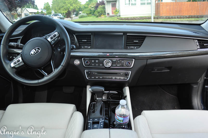 Our road trip just got more fun with being able to test out the 2017 Kia Cadenza. Find out how Style and Comfort Combine in the Kia Cadenza.