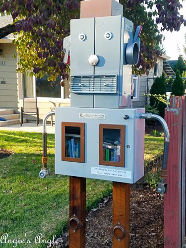 2017 Catch the Moment 365 Week 39 - Day 271 - Robot Little Library