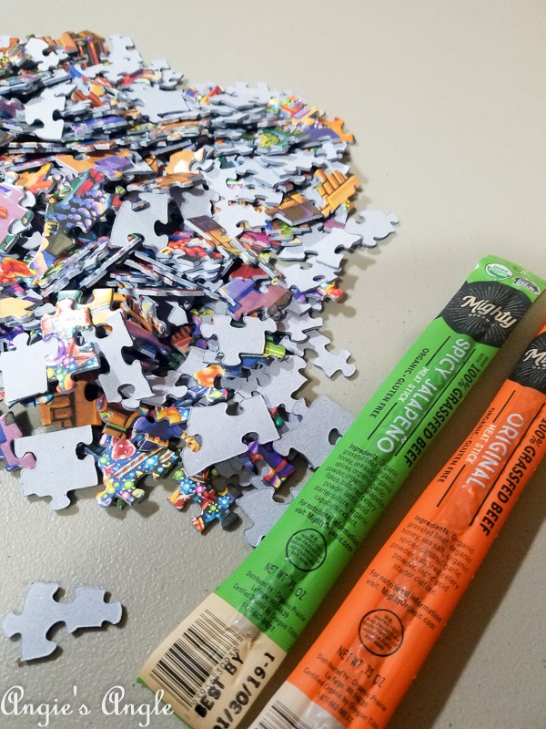 2018 Catch the Moment 365 Week 48 - Day 332 - Jigsaw Puzzle and Snack