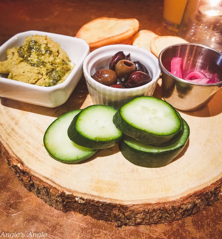 2019-Catch-the-Moment-365-Week-43-Day-297-Hummus-Plate-at-Underbar