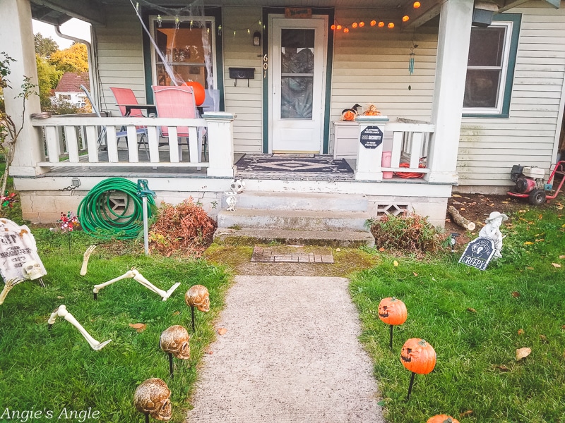2019-Catch-the-Moment-365-Week-43-Day-299-Decorated-for-Halloween