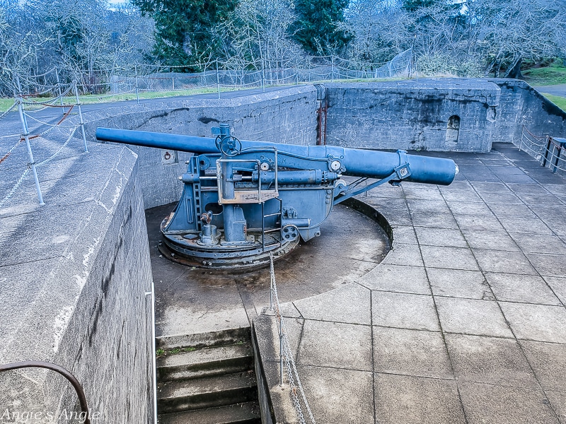 Battery Russell Replica Gun