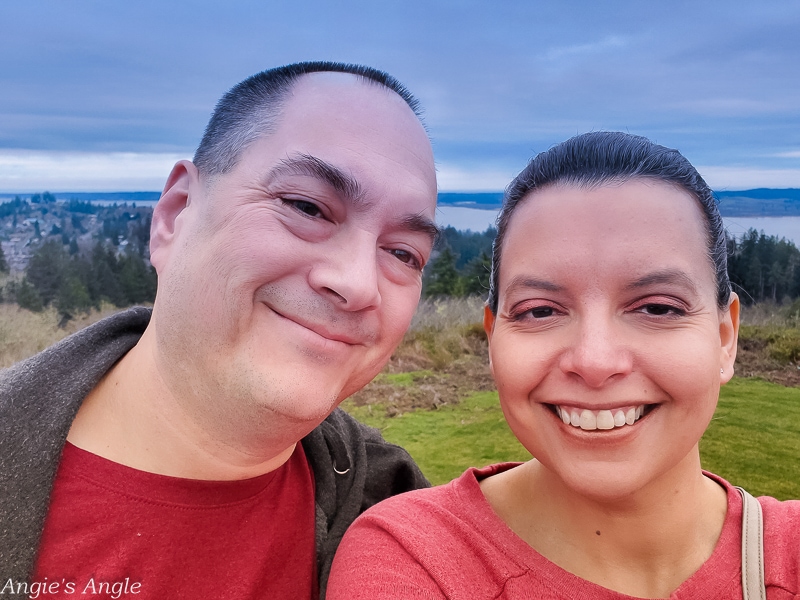 Jason and Angie with the Columbia River behind