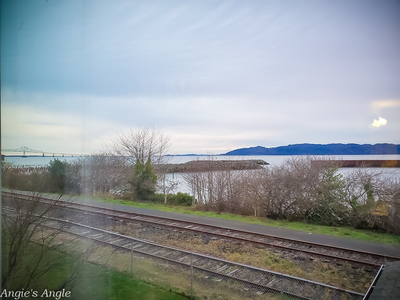 View from Comfort Suites Columbia River - Riverview room - pet friendly