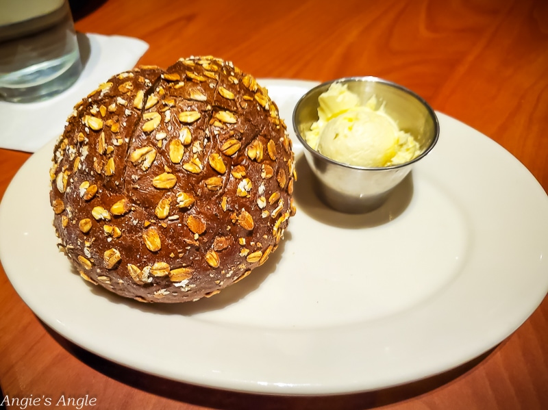 2020 Catch the Moment 366 Week 46 - Day 319 - Yummy Bread at Black Angus