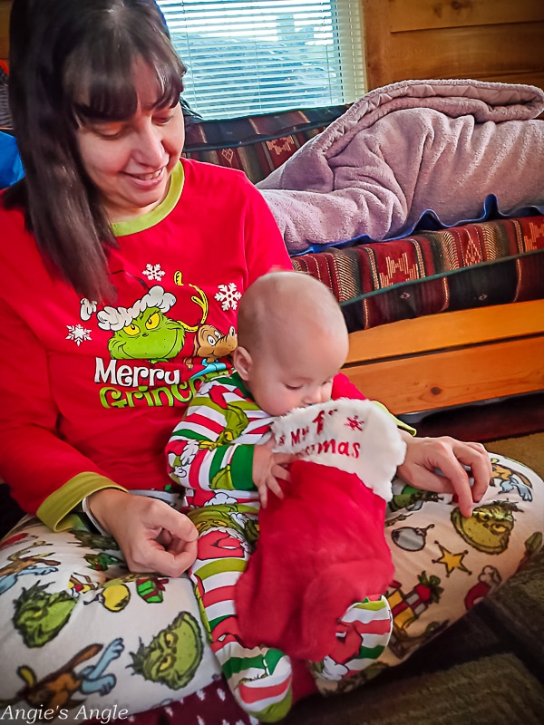 2021 Catch the Moment 365 - Week 52 - Day 359 - Babys First Christmas