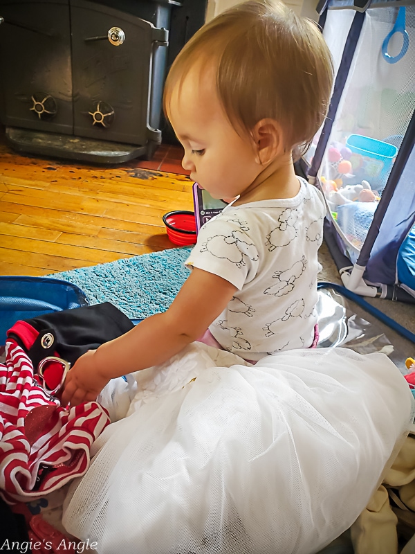 2022 Catch the Moment 365 - Week 37 - Day 256 - Helping Mom Sort Gifted Clothes