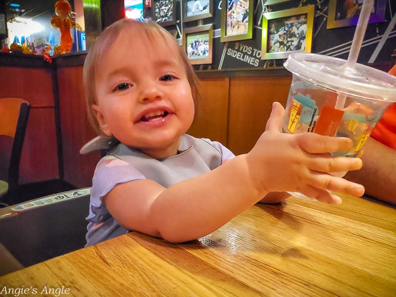 2022 Catch the Moment 365 - Week 42 - Day 292 - Dinner at Applebees