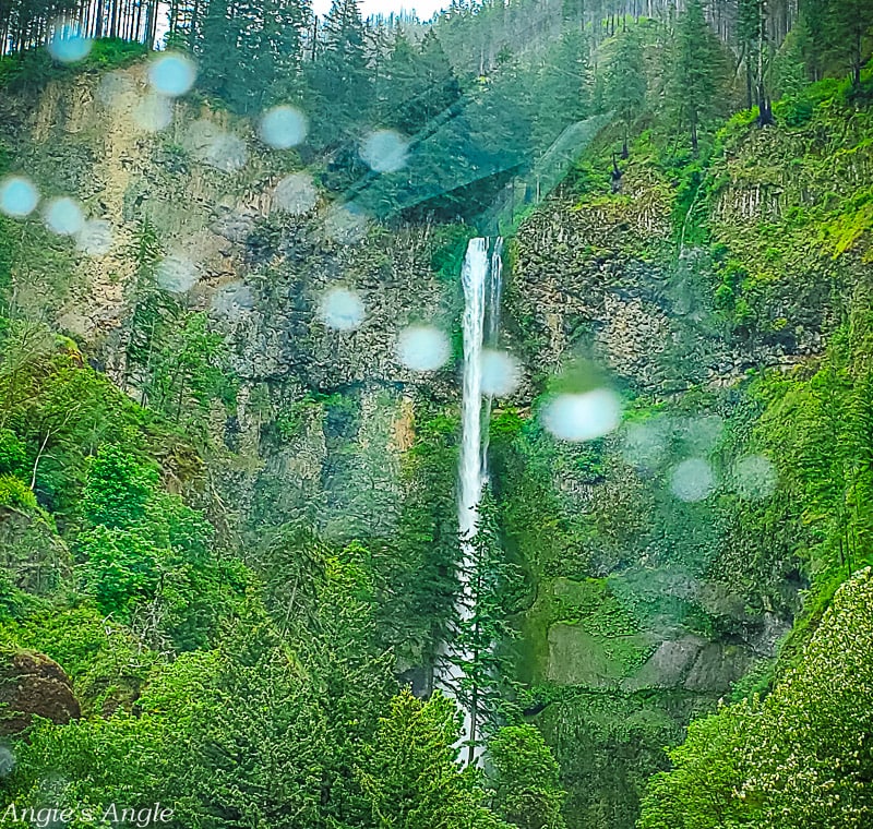 Multnomah Falls on the way to Idaho