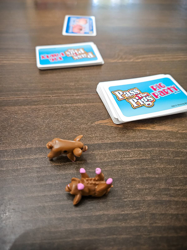Pass the Pigs Pig Party (1)